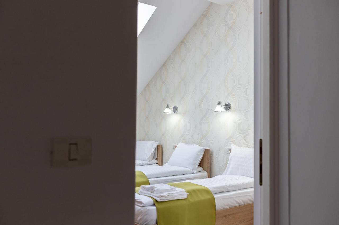 Marconi Guesthouse Hunedoara Zewnętrze zdjęcie