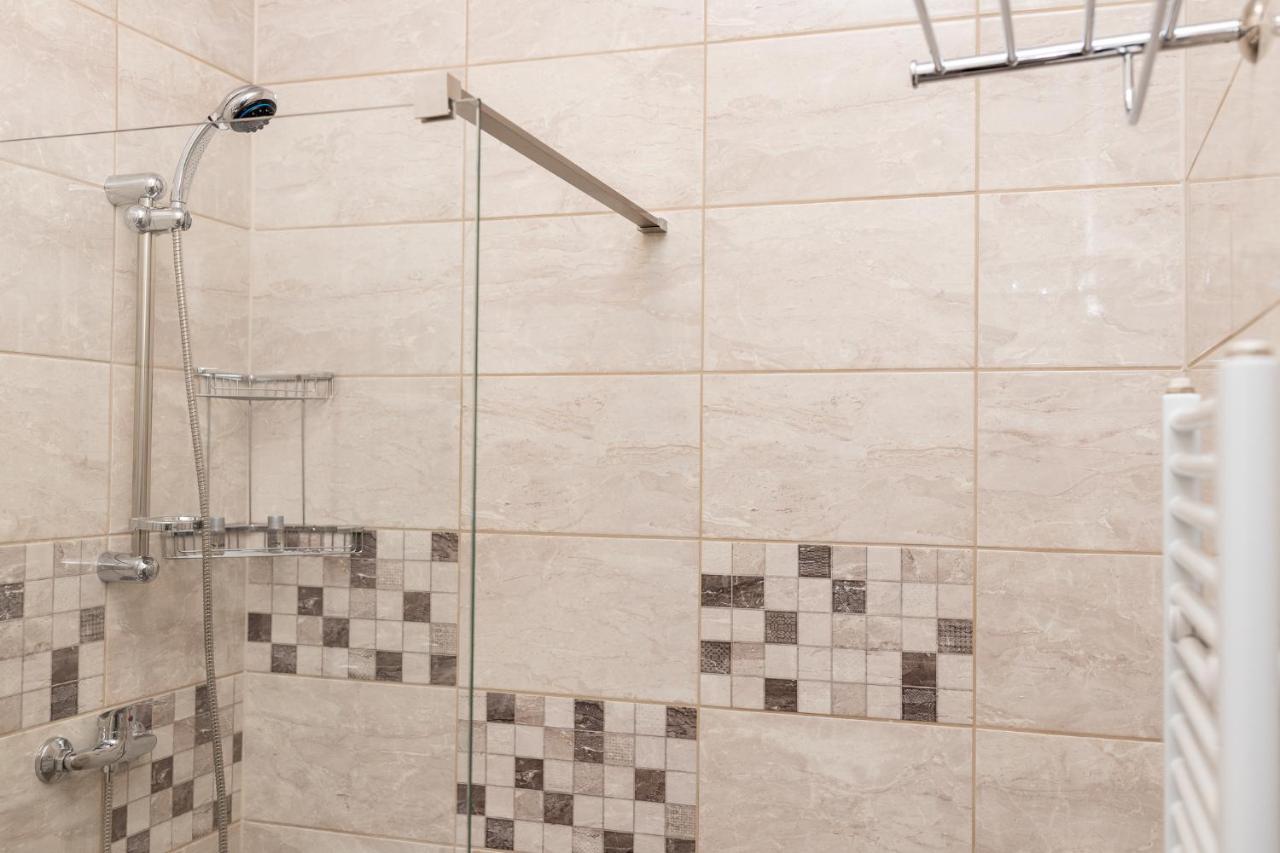 Marconi Guesthouse Hunedoara Zewnętrze zdjęcie