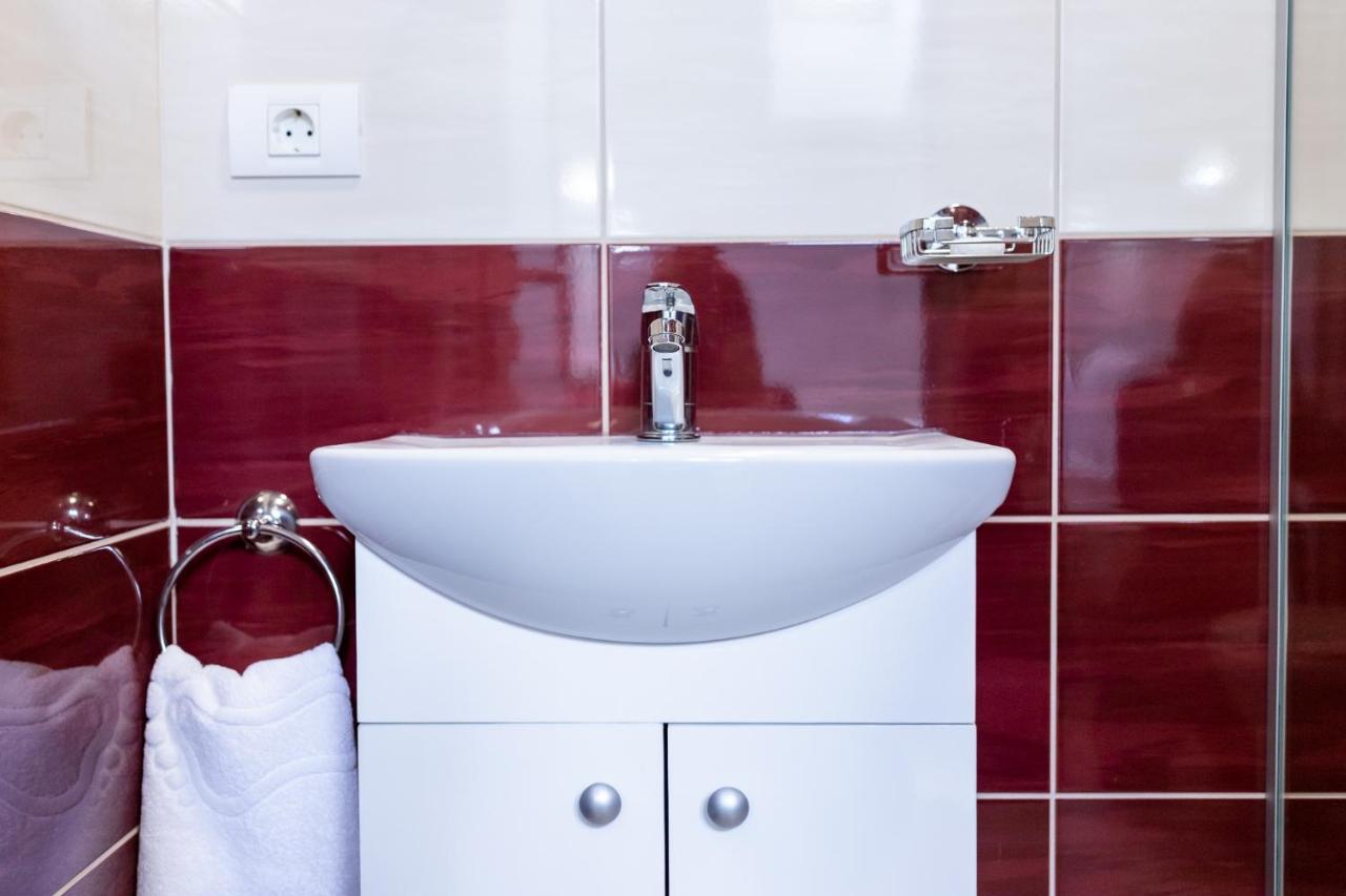 Marconi Guesthouse Hunedoara Zewnętrze zdjęcie