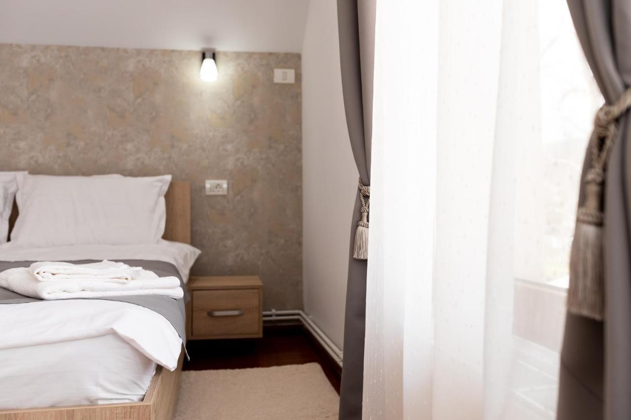 Marconi Guesthouse Hunedoara Zewnętrze zdjęcie