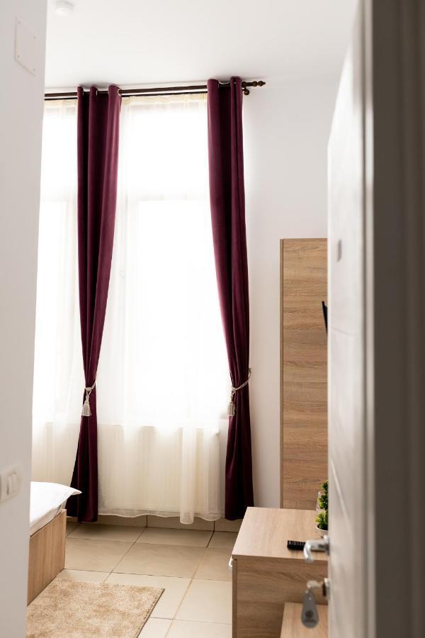 Marconi Guesthouse Hunedoara Zewnętrze zdjęcie