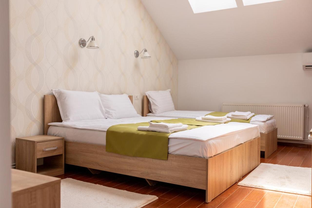 Marconi Guesthouse Hunedoara Zewnętrze zdjęcie